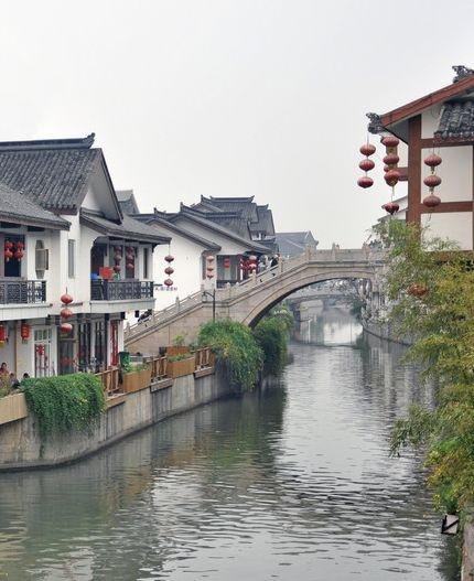 Li Yi's Biography